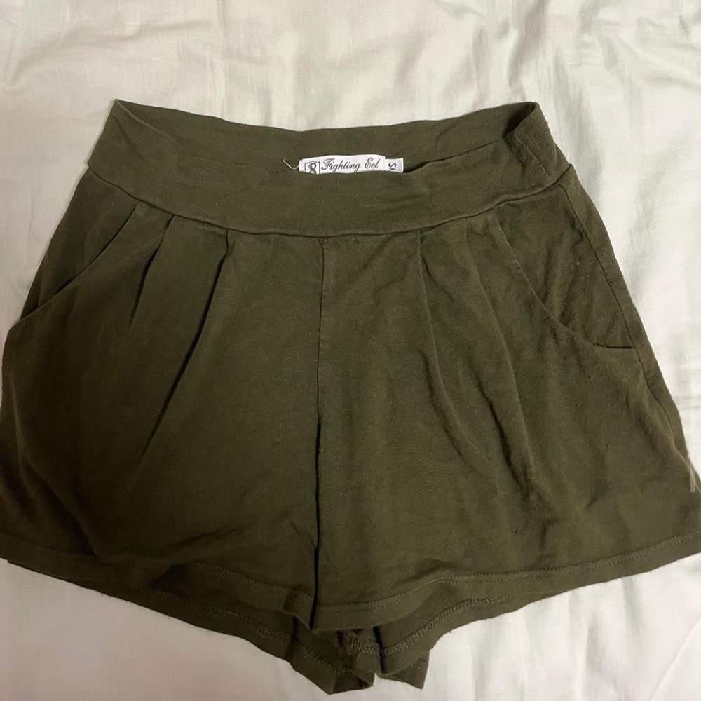 Fighting eel shorts